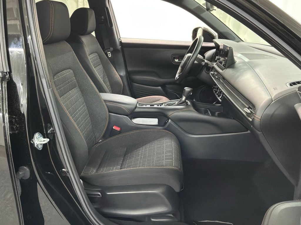 Used 2025 Honda HR-V Sport image 26