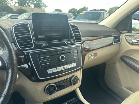 Used 2019 Mercedes-Benz GLS 450 4MATIC image 31