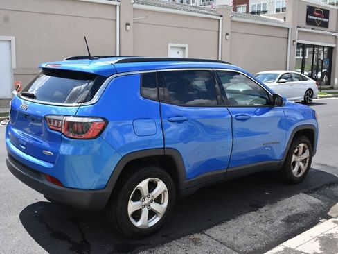 Used 2019 Jeep Compass Latitude w/ Popular Equipment Group AWD/4WD image 5