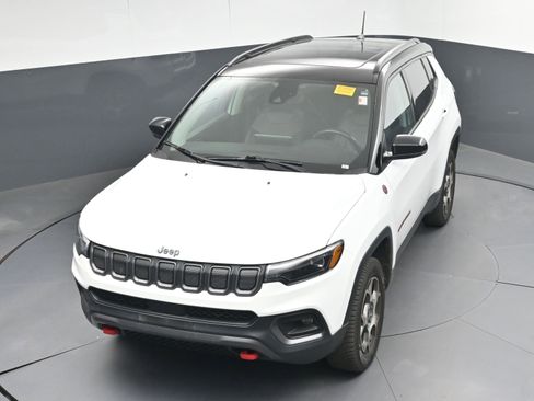 Used 2022 Jeep Compass Trailhawk w/ Trailhawk Elite Group image 29