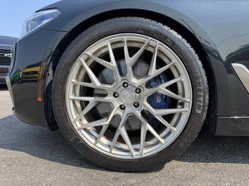 Used 2019 BMW M550i xDrive w/ Premium Package 2 AWD/4WD image 9