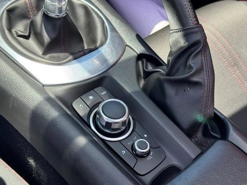 Used 2016 MAZDA MX-5 Miata Club RWD image 23