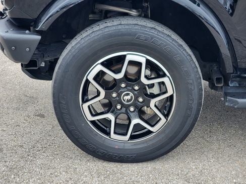 Used 2023 Ford Bronco Outer Banks AWD/4WD image 10