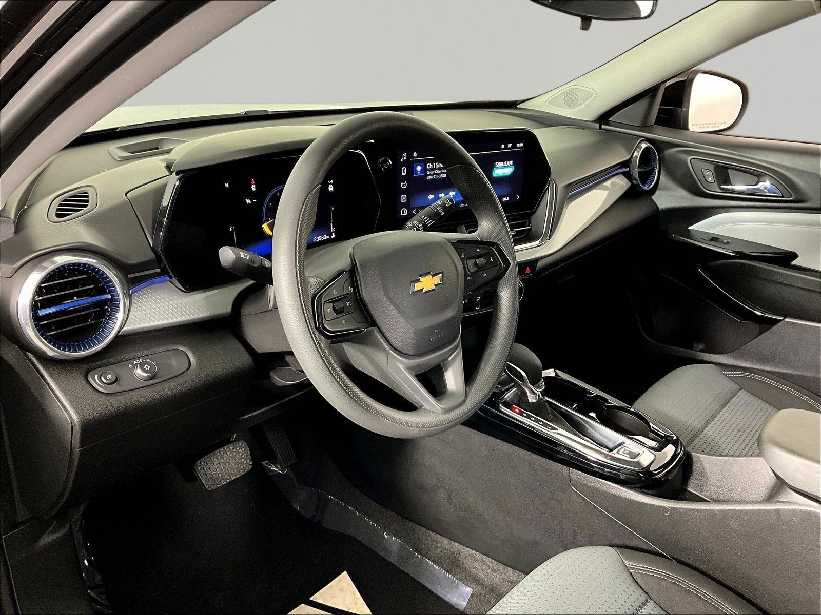 Used 2026 Chevrolet Trax LT FWD image 17