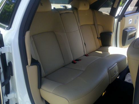 Used 2013 Rolls-Royce Ghost RWD image 78