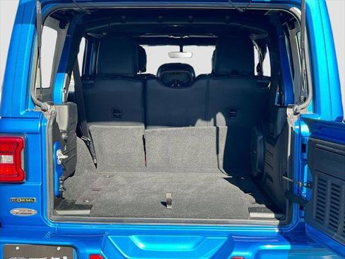 Certified 2022 Jeep Wrangler Unlimited Sahara AWD/4WD image 26