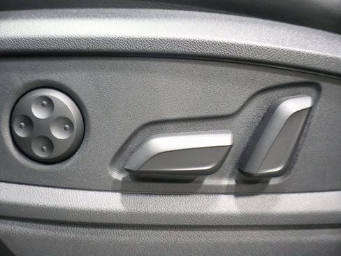 Used 2025 Audi Q5 2.0T Premium Plus w/ Premium Plus Package image 14