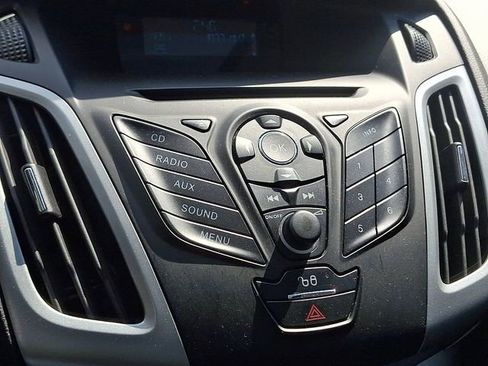 Used 2012 Ford Focus SE w/ SE Winter Pkg FWD image 22