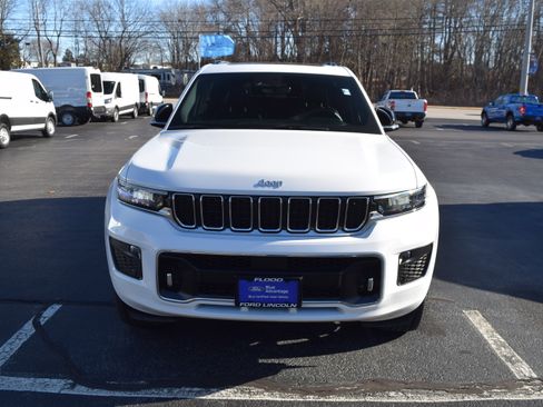 Used 2024 Jeep Grand Cherokee L Overland image 2