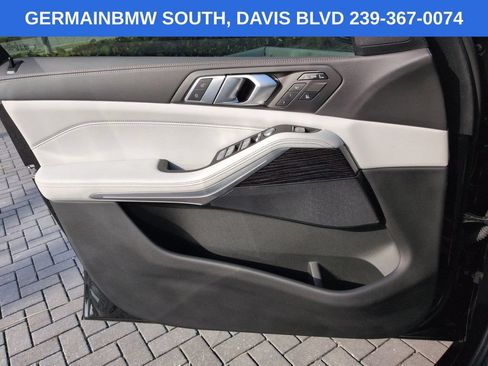 Used 2025 BMW X7 xDrive40i w/ M Sport Package AWD/4WD image 30