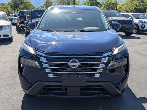Used 2024 Nissan Rogue SV AWD/4WD image 11