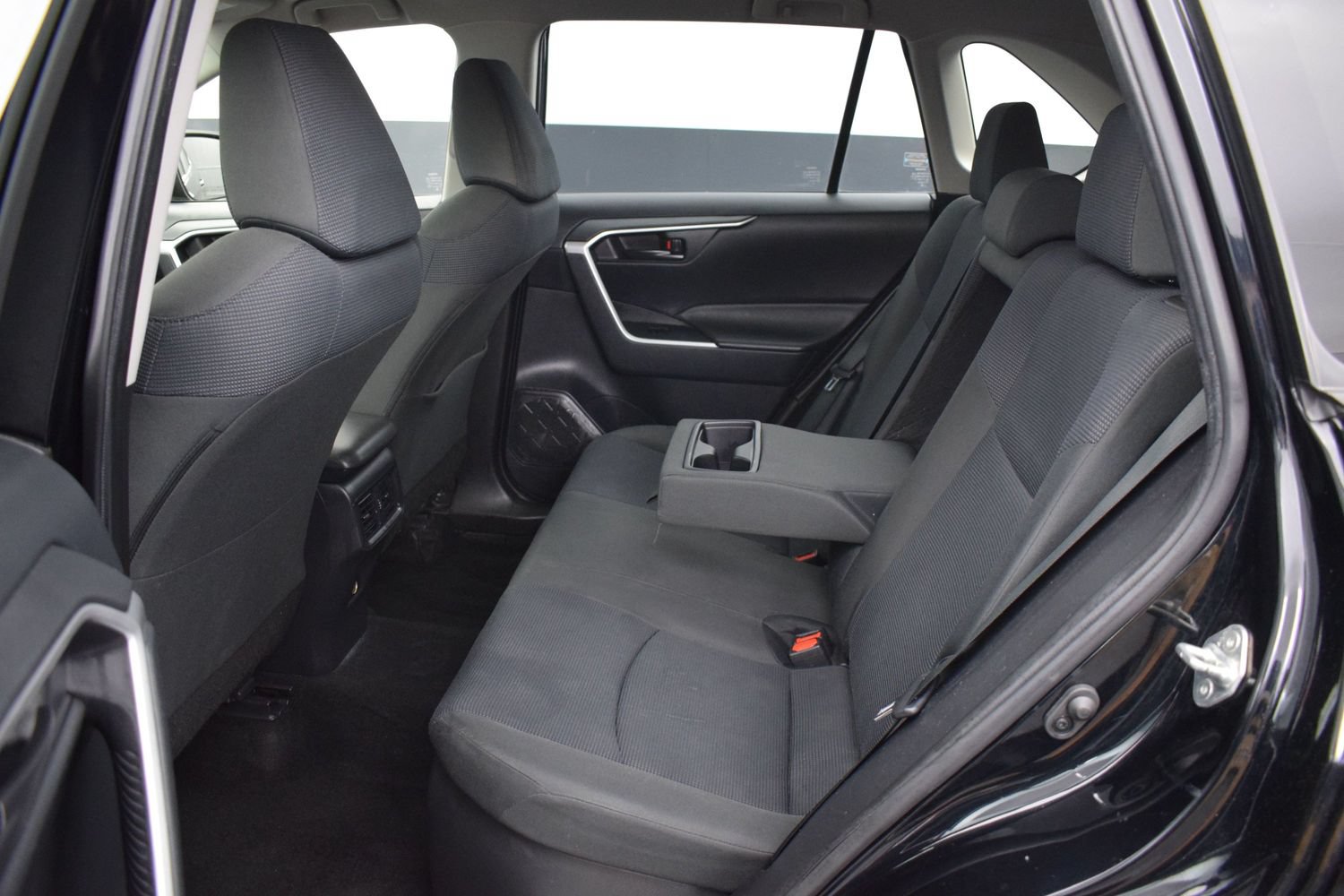 Used 2022 Toyota RAV4 LE AWD/4WD image 12