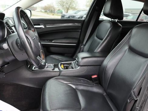 Used 2017 Chrysler 300 Limited w/ Value Package image 13