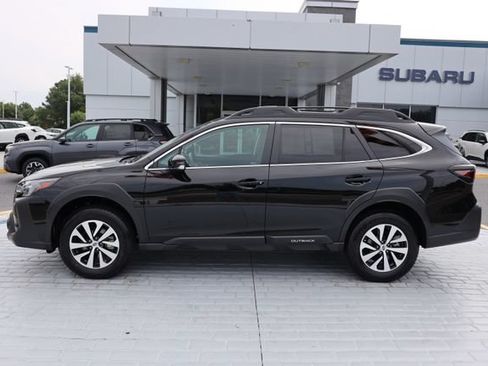 Certified 2025 Subaru Outback Premium AWD/4WD image 2