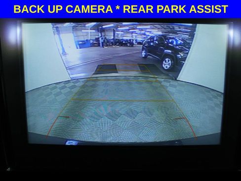 Used 2018 Chevrolet Traverse LT AWD/4WD image 6
