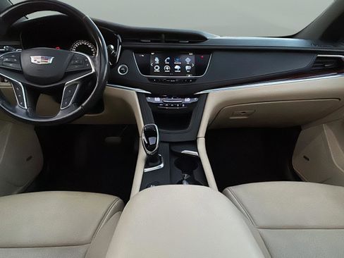 Used 2018 Cadillac XT5 Luxury w/ Driver Awareness Package image 38