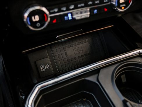 Used 2022 Ford F250 Lariat w/ Black Appearance Package image 52