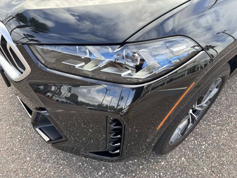 Certified 2025 BMW X6 xDrive40i image 9
