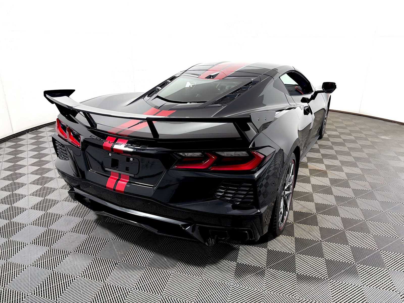 Used 2023 Chevrolet Corvette Stingray Preferred Cpe w/ Z51 Performance Package RWD image 6