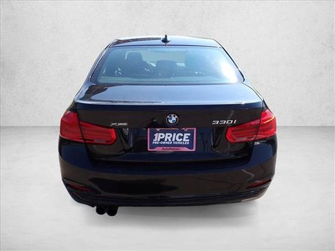 Used 2018 BMW 330i xDrive Sedan AWD/4WD image 3