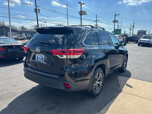 Used 2017 Toyota Highlander LE w/ Protection Package #3 image 6