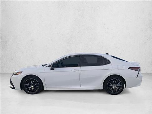 Used 2021 Toyota Camry SE FWD image 7
