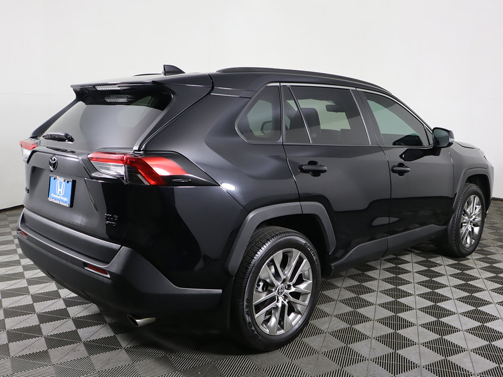 Used 2021 Toyota RAV4 XLE Premium AWD/4WD image 10
