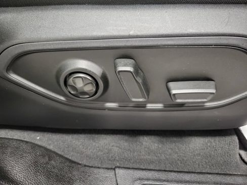 Used 2024 Jeep Grand Cherokee Limited AWD/4WD image 22