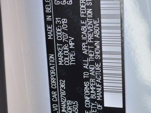 Used 2022 Volvo XC40 T5 R-Design w/ Climate Package image 14