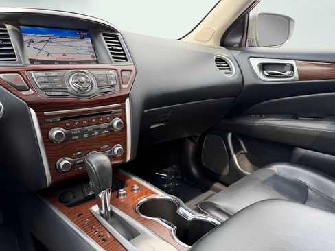 Used 2020 Nissan Pathfinder Platinum FWD image 46
