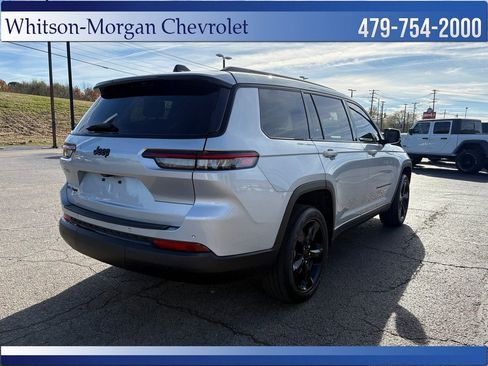Used 2023 Jeep Grand Cherokee L Laredo image 6