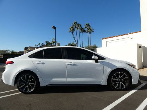 Used 2020 Toyota Corolla XSE image 7