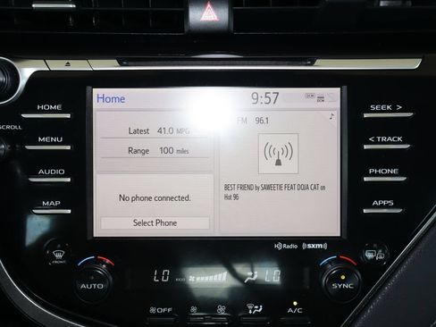 Used 2020 Toyota Camry SE w/ Sunroof Package FWD image 23
