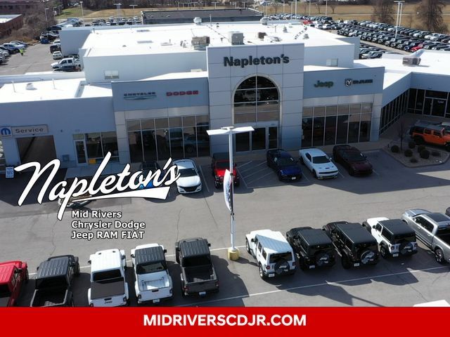 Used 2022 Ford Edge Titanium AWD/4WD image 16