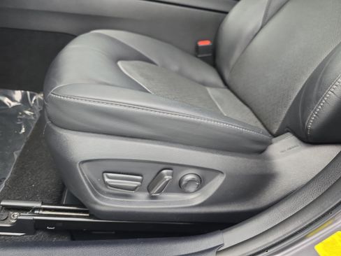 Used 2023 Toyota Camry XLE w/ Navigation Package FWD image 29