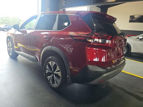 Used 2022 Nissan Rogue SV AWD/4WD image 4