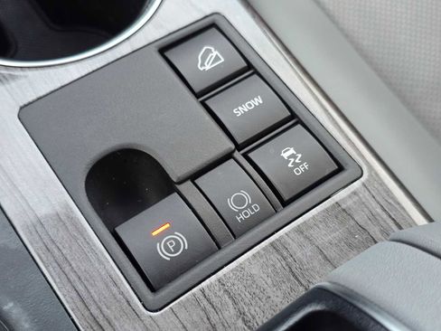 Used 2024 Toyota Highlander Platinum image 36