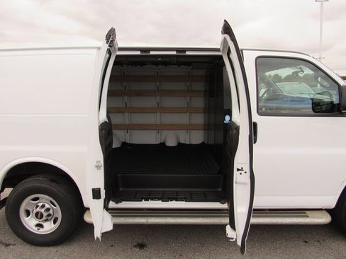 Certified 2024 GMC Savana 2500 Work Van w/ Driver Convenience Package image 19