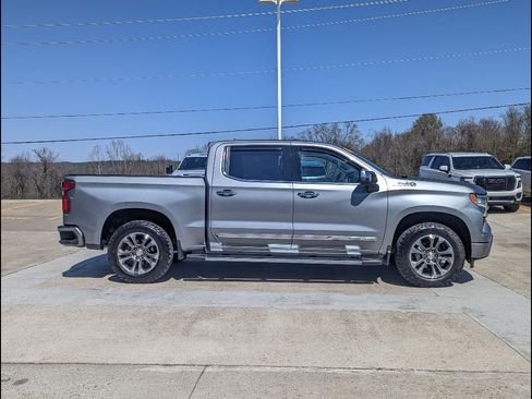 Used 2022 Chevrolet Silverado 1500 High Country w/ Technology Package image 6