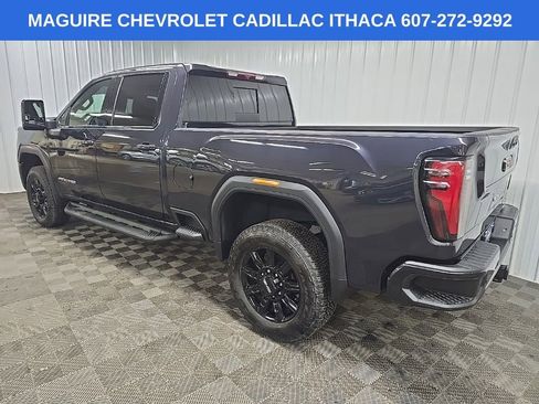 Used 2024 GMC Sierra 2500 AT4 w/ AT4 Preferred Package AWD/4WD image 9