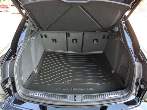 Certified 2026 Porsche Macan AWD/4WD image 23