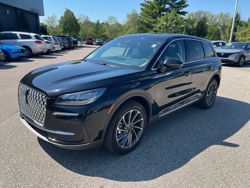 Used 2024 Lincoln Corsair AWD w/ Equipment Group 101A image 3