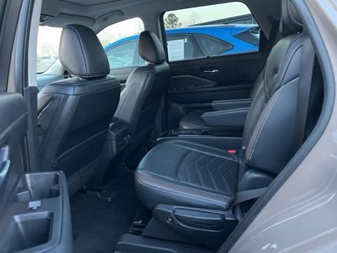 Used 2023 Nissan Pathfinder Platinum w/ Lighting Package (N93) image 45