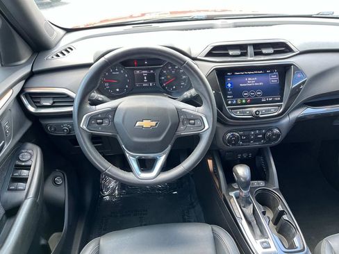 Used 2021 Chevrolet TrailBlazer ACTIV w/ Sun and Liftgate Package image 18