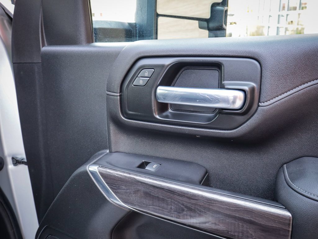 Used 2020 Chevrolet Silverado 2500 LTZ w/ LTZ Premium Package AWD/4WD image 26