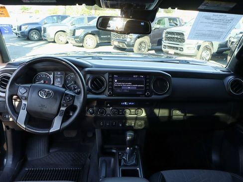 Used 2021 Toyota Tacoma TRD Off-Road image 26
