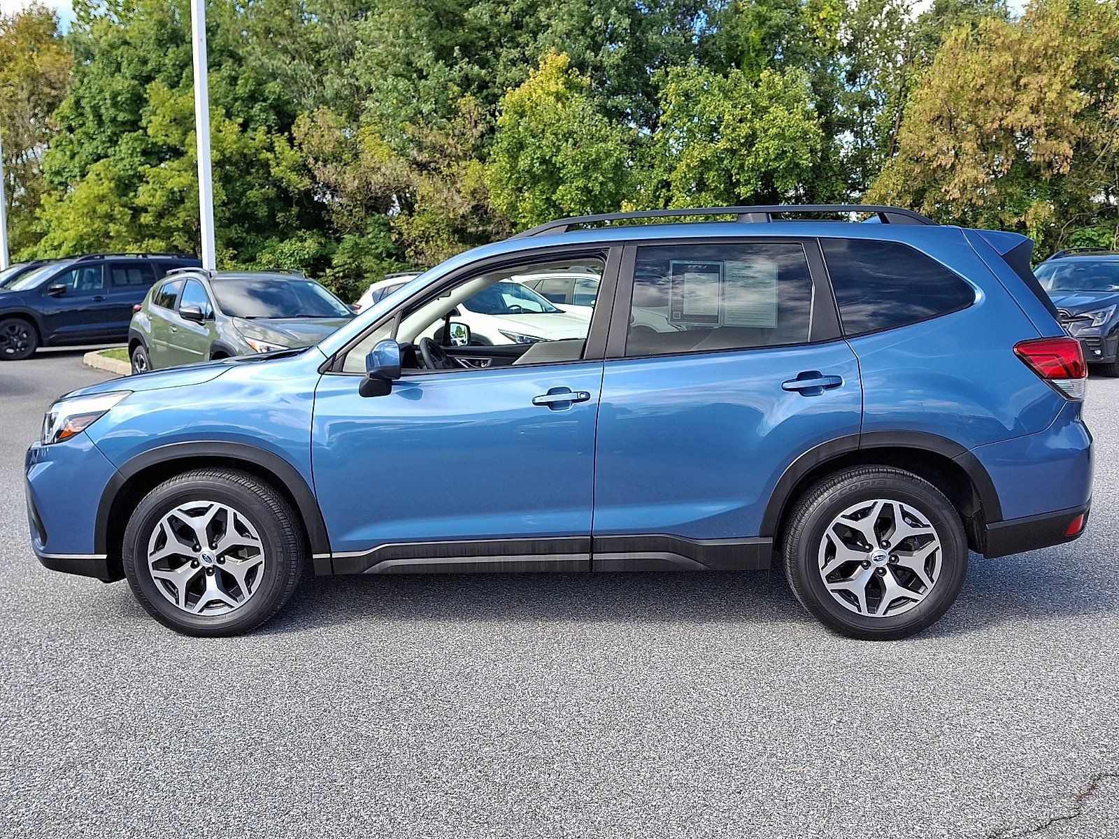 Used 2021 Subaru Forester Premium AWD/4WD image 7