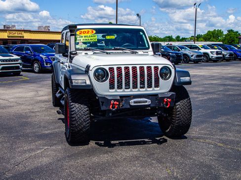Used 2023 Jeep Gladiator Sport AWD/4WD image 10