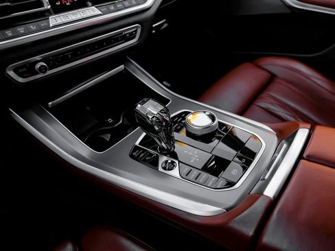 Used 2021 BMW X5 xDrive40i w/ Executive Package image 29