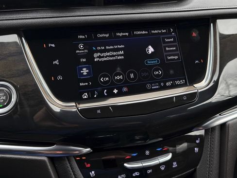 Used 2022 Cadillac XT6 Premium Luxury w/ Technology Package AWD/4WD image 15